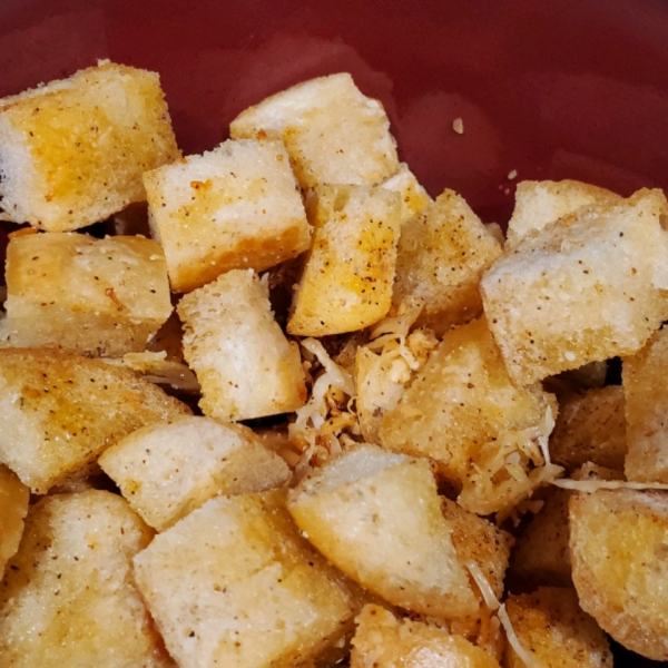 BEST Garlic Parmesan Croutons