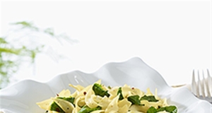 NO YOLKS® Garlicky Noodles with Kale