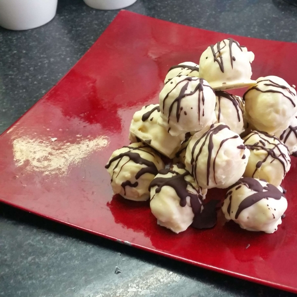No-Bake Baileys Cheesecake Balls