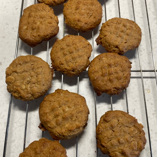 Easy Whole Wheat Peanut Butter Cookies