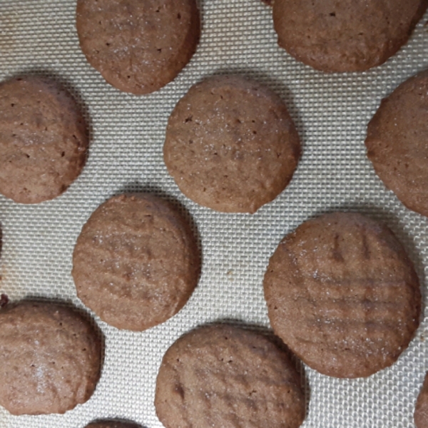 Easy Whole Wheat Peanut Butter Cookies