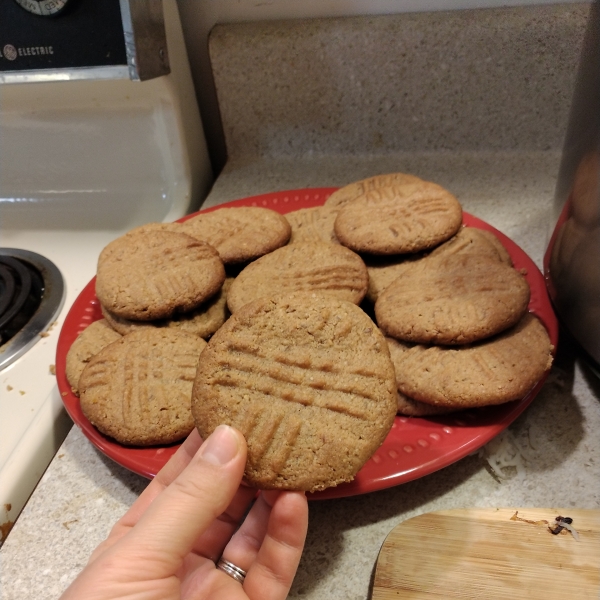 Easy Whole Wheat Peanut Butter Cookies