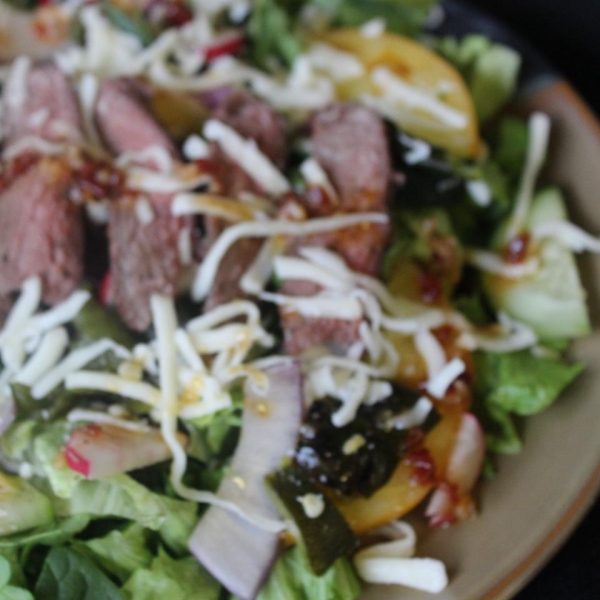 Grilled Pepper Steak Salad