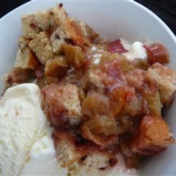 Rhubarb Betty