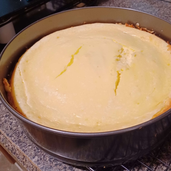 Easy Sour Cream Cheesecake