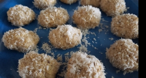 Easy Coconut Ladoo