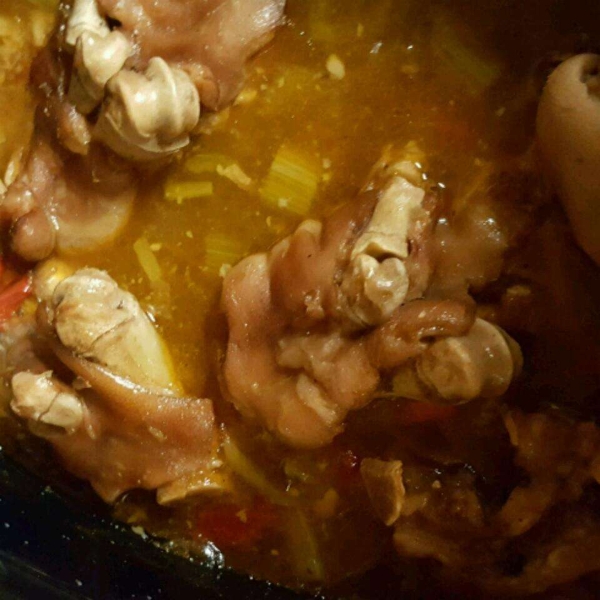 Paksiw na Pata (Pig's Feet Stew)