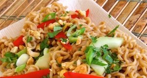 Easy Ramen Peanut Pasta