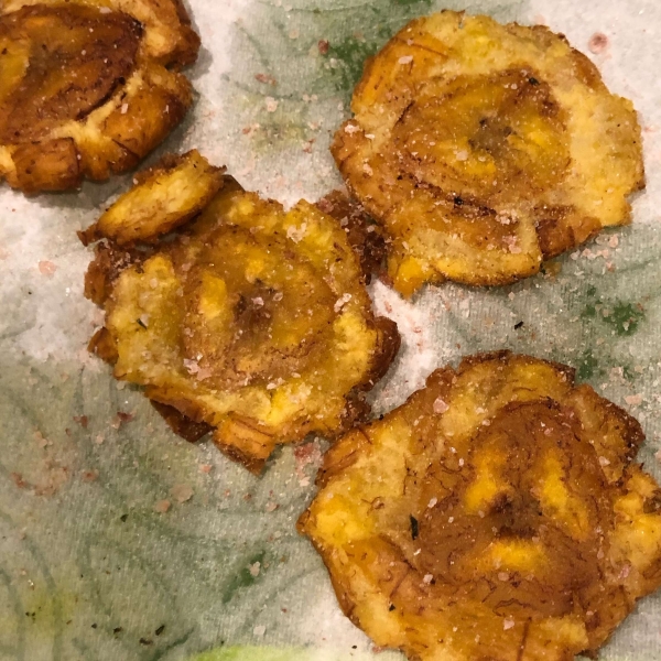 Patacones de Colombia (Fried Plantains)