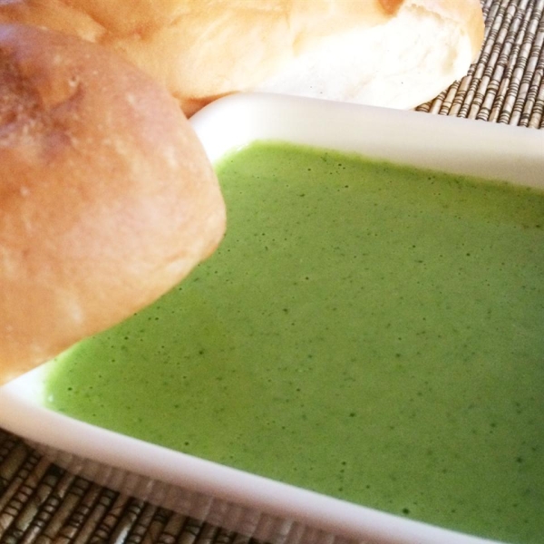 Peruvian Green Chile Sauce (Aji Verde)