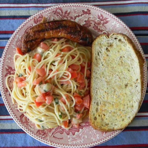 Summer Pasta with Basil, Tomatoes and Cheese