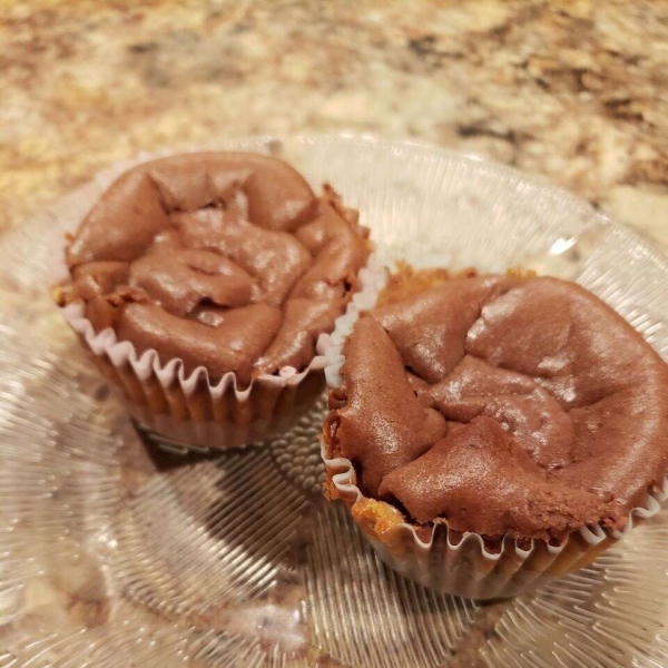 Mini Peanut Butter Chocolate Cheesecakes