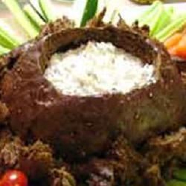 Spinach Dip in Pumpernickel