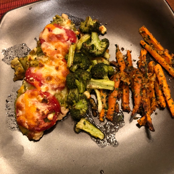 Sheet Pan Chicken with Mozzarella, Pesto, and Broccoli