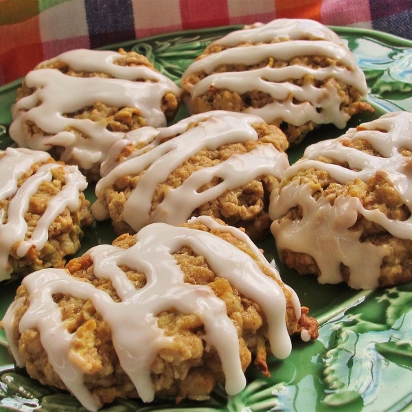 Aunt Hazel's Apple Oatmeal Cookies