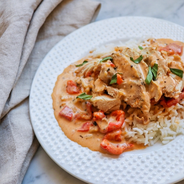 Instant Pot® Creamy Cajun Chicken Thighs