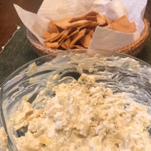 Easy Creamy Artichoke Dip