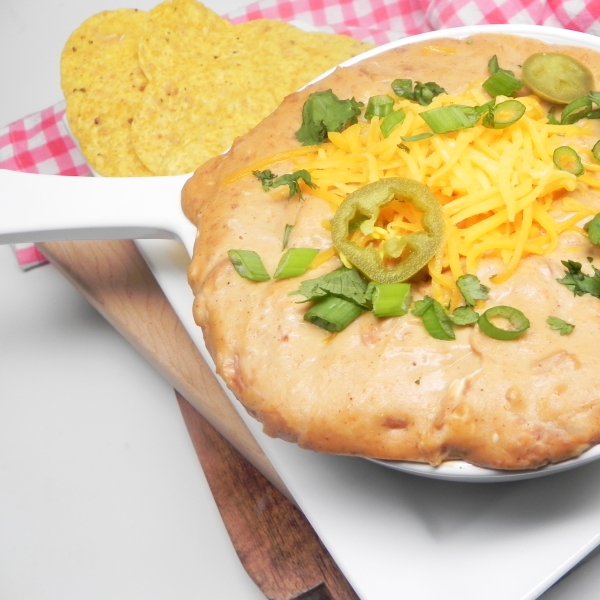 Slow Cooker Hot Bean Dip