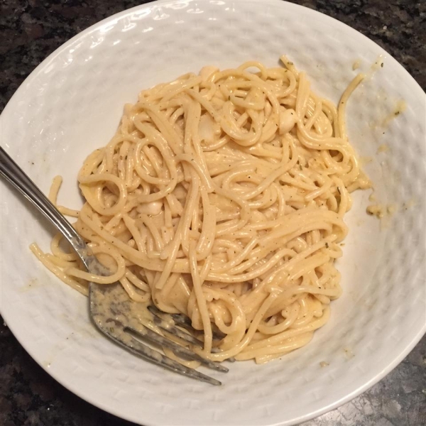Rosemary Pasta in Roasted Garlic Sauce