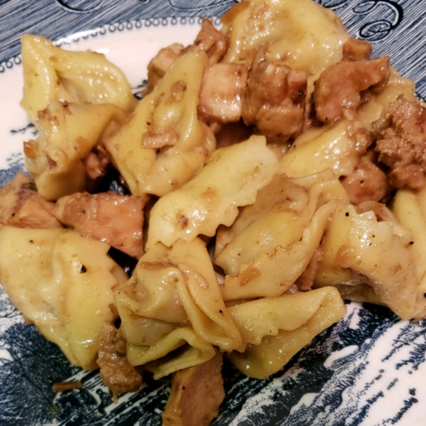 Rosemary Pasta in Roasted Garlic Sauce