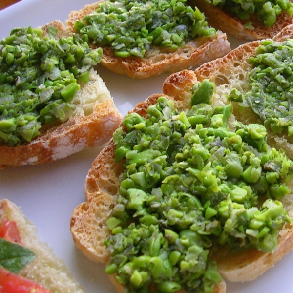 Bruschetta with Peas and Mint