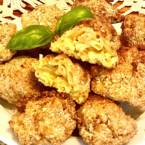 Air Fryer Mac and Cheese Balls