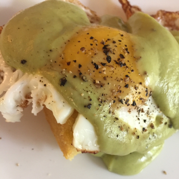 Avocado Sauce Eggs Benedict