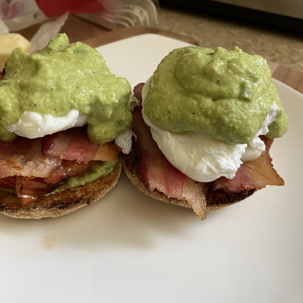 Avocado Sauce Eggs Benedict