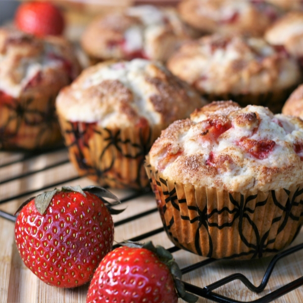Fresh Strawberry Muffins