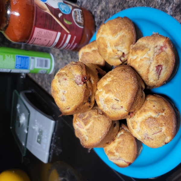 Fresh Strawberry Muffins