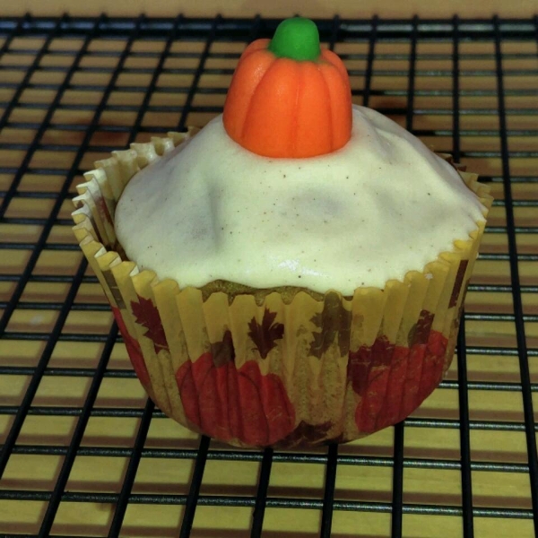 Spiced Cupcakes with Cinnamon Cream Cheese Frosting