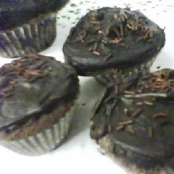 Super Easy Chocolate Cupcakes