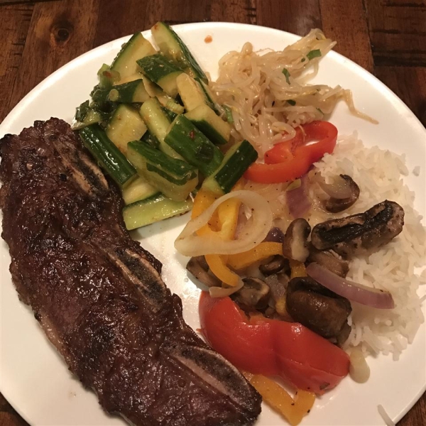 Kalbi (Marinated Beef Short Ribs)