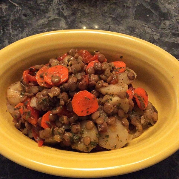 Mediterranean Style Roasted Red Pepper and Lentil Salad