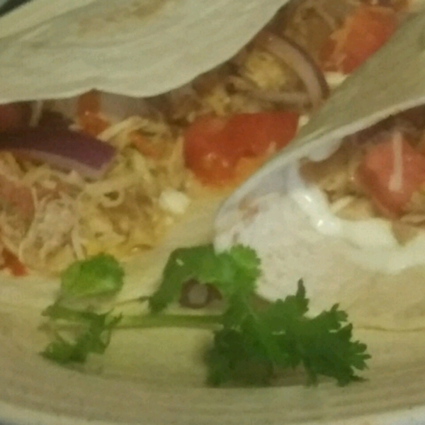 Slow Cooker Chicken Tinga Tacos