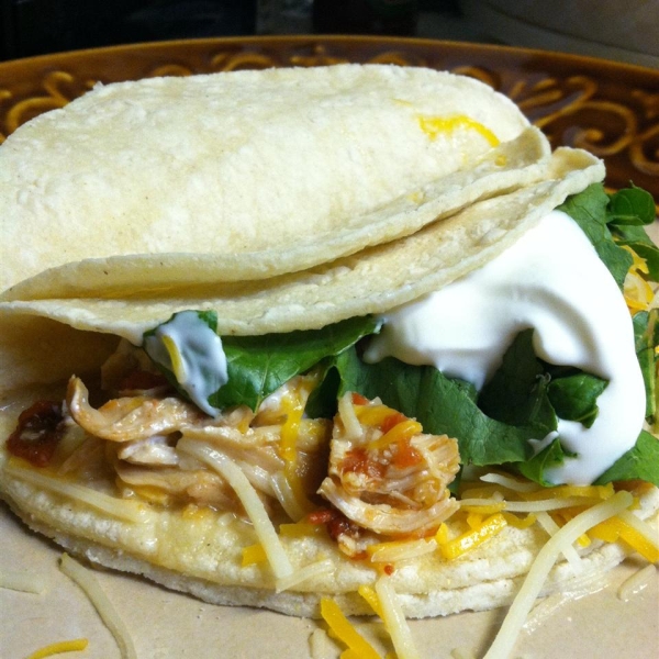 Slow Cooker Chicken Tinga Tacos