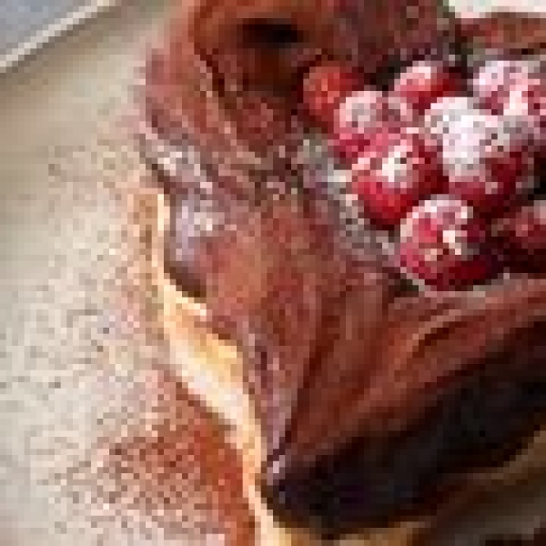 Heart-Shaped Chocolate Éclairs