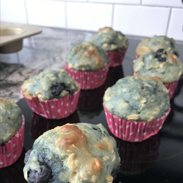 Get-Up-and-Go Muffins with Greek Yogurt, Oatmeal, and Blueberries