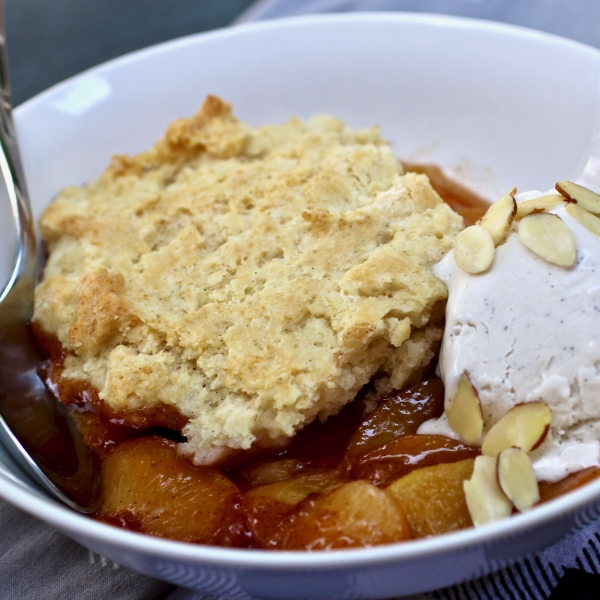 Vegan Southern Peach Cobbler