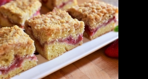 Strawberry Rhubarb Coffee Cake