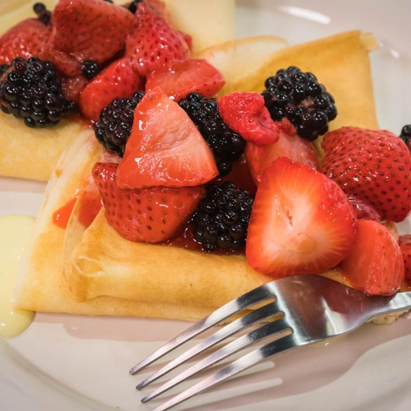 Baileys Berries & Creme Anglaise Crepes