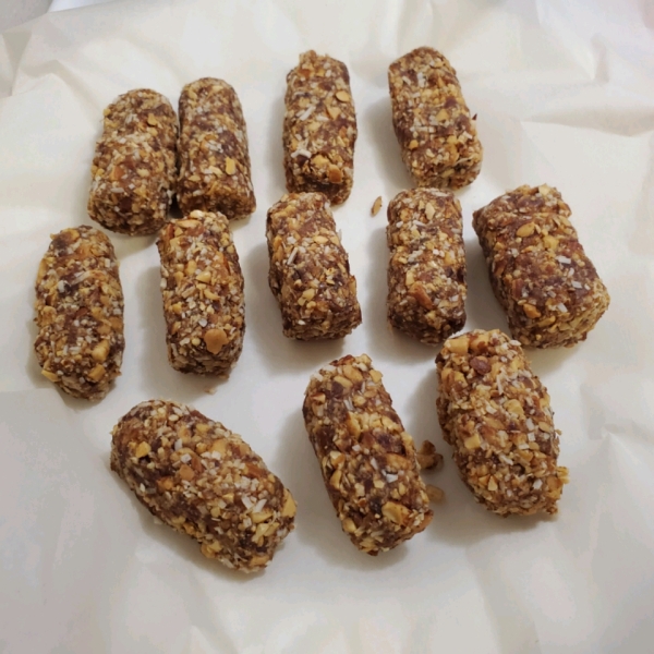 Date and Almond Energy Rolls