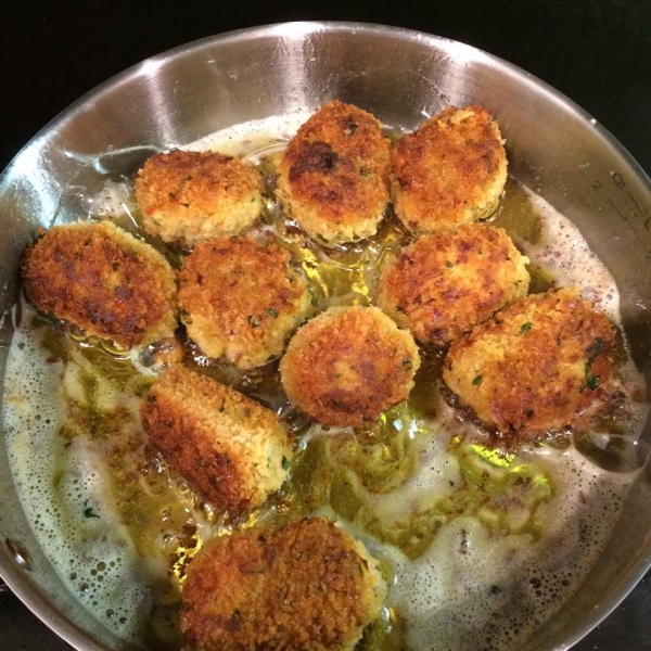 Falafels with Yogurt-Dill Sauce