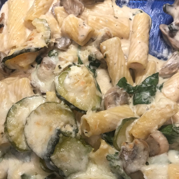 Creamy Zucchini and Spinach Rigatoni