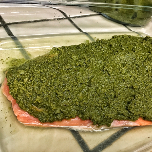 Stephan's Broiled Salmon Pesto