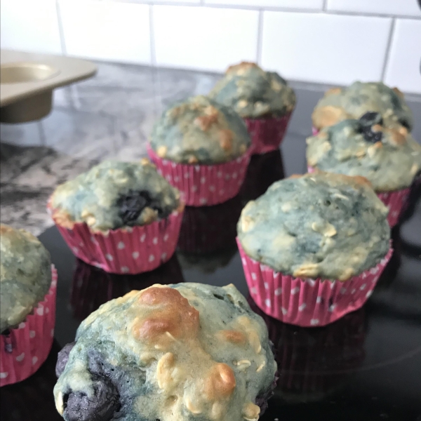 Get-Up-and-Go Muffins with Greek Yogurt, Oatmeal, and Blueberries