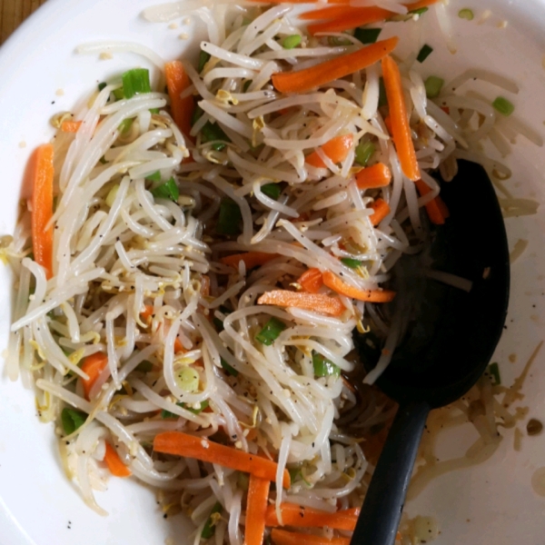 Sukju Namul (Mung Bean Sprout Salad)