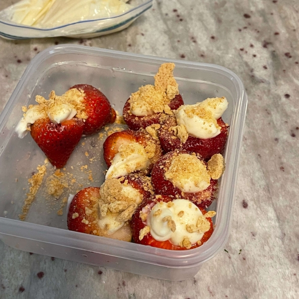 Cheesecake-Stuffed Strawberries