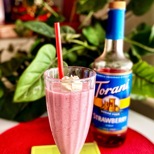 Strawberry Milkshake without Ice Cream