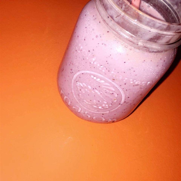 Quick Berry Milkshake